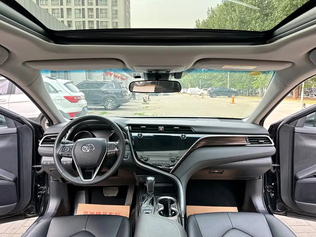 TOYOTA CAMRY 2021