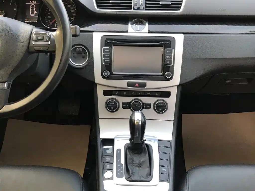 VOLKSWAGEN MAGOTAN 2016