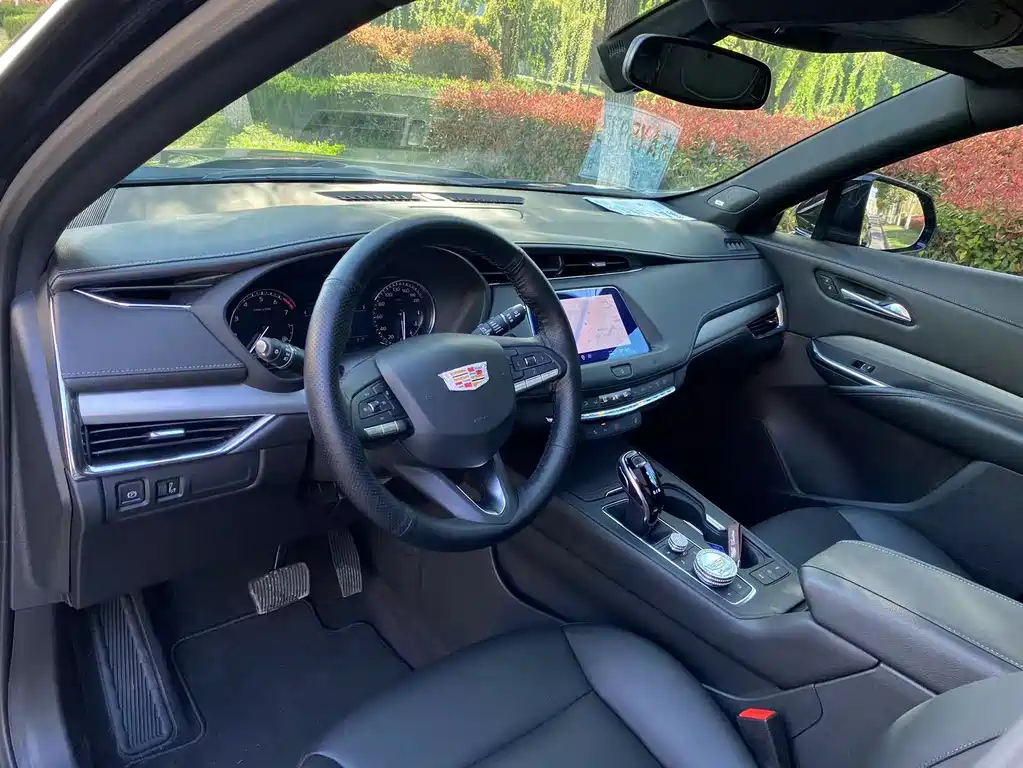 CADILLAC XT4 2021