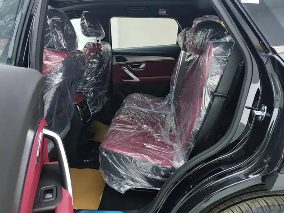 JETOUR X70 PLUS 2025