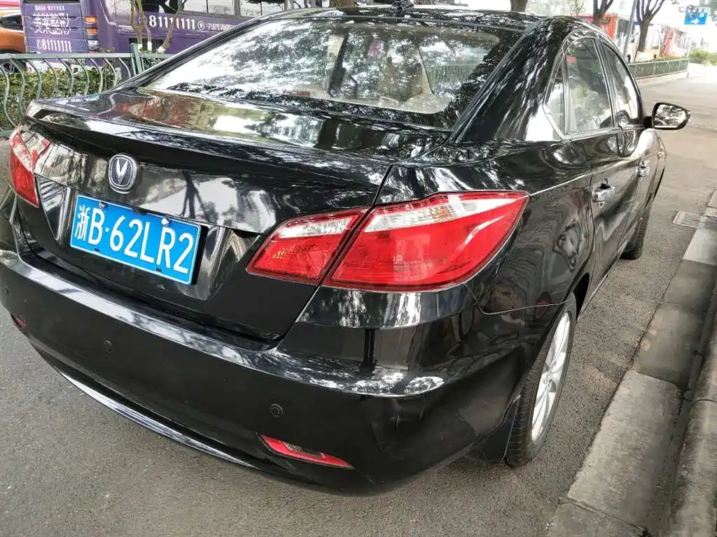 CHANGAN EADO 2014