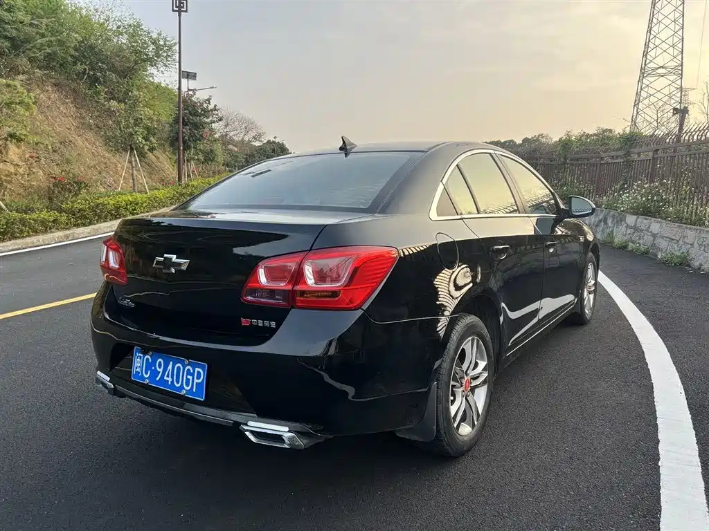 CHEVROLET CRUZE 2015