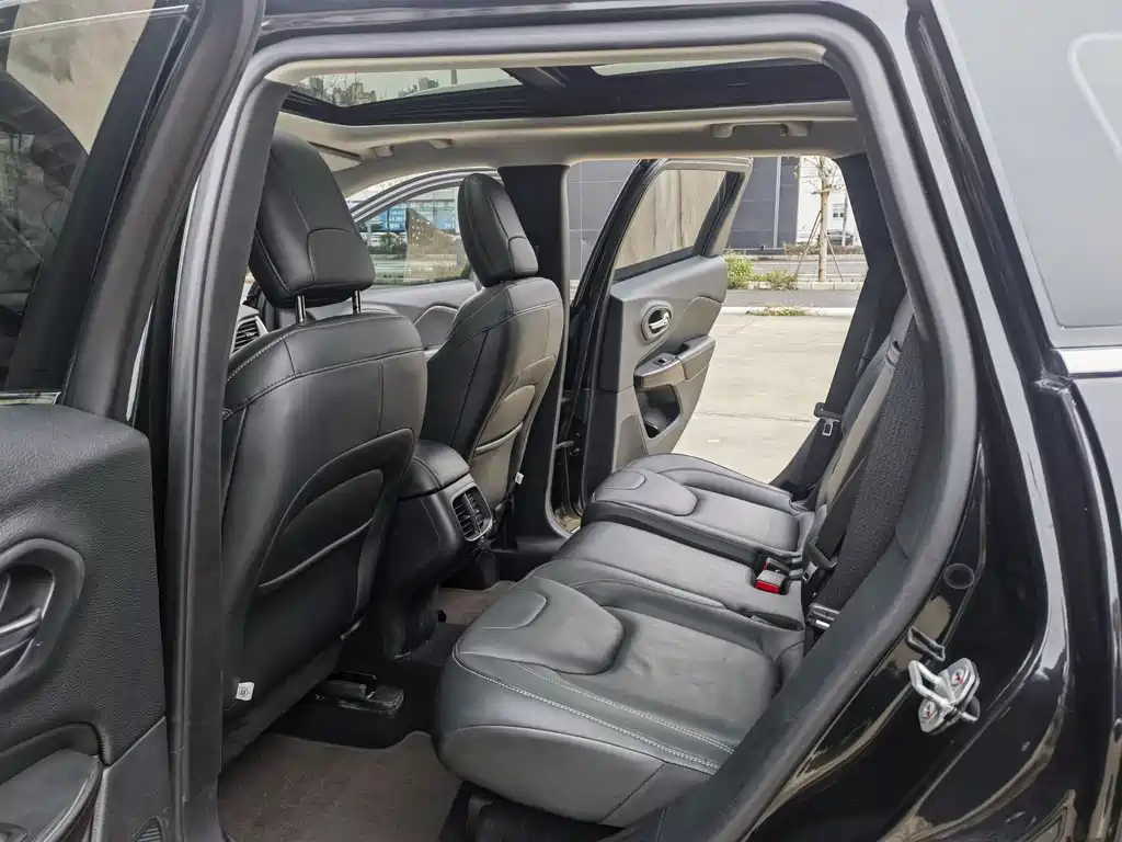 JEEP CHEROKEE 2018
