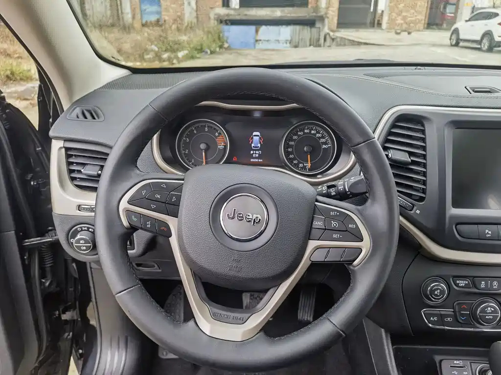 JEEP CHEROKEE 2018