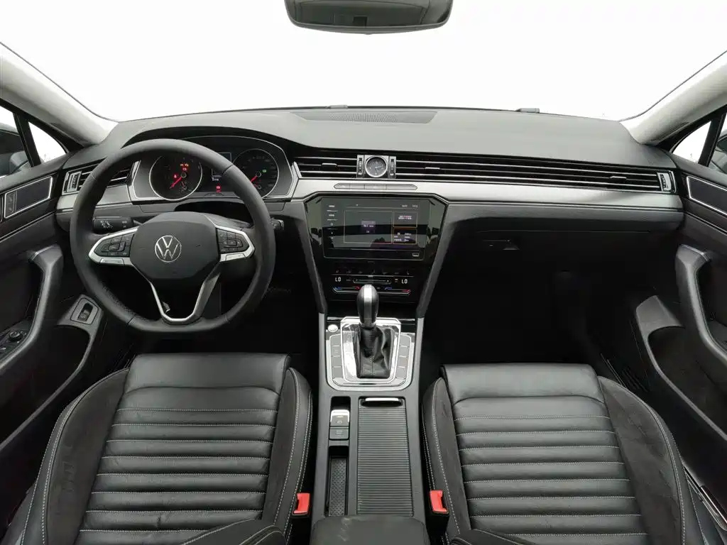 VOLKSWAGEN MAGOTAN 2021