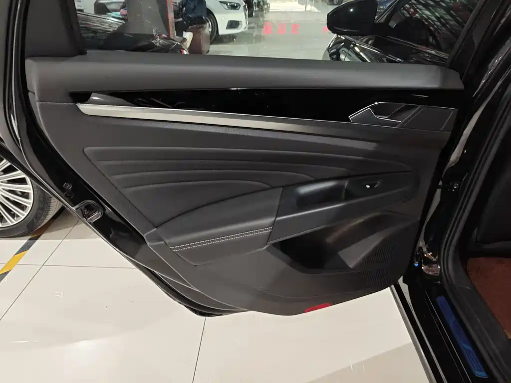 VOLKSWAGEN PASSAT 2022