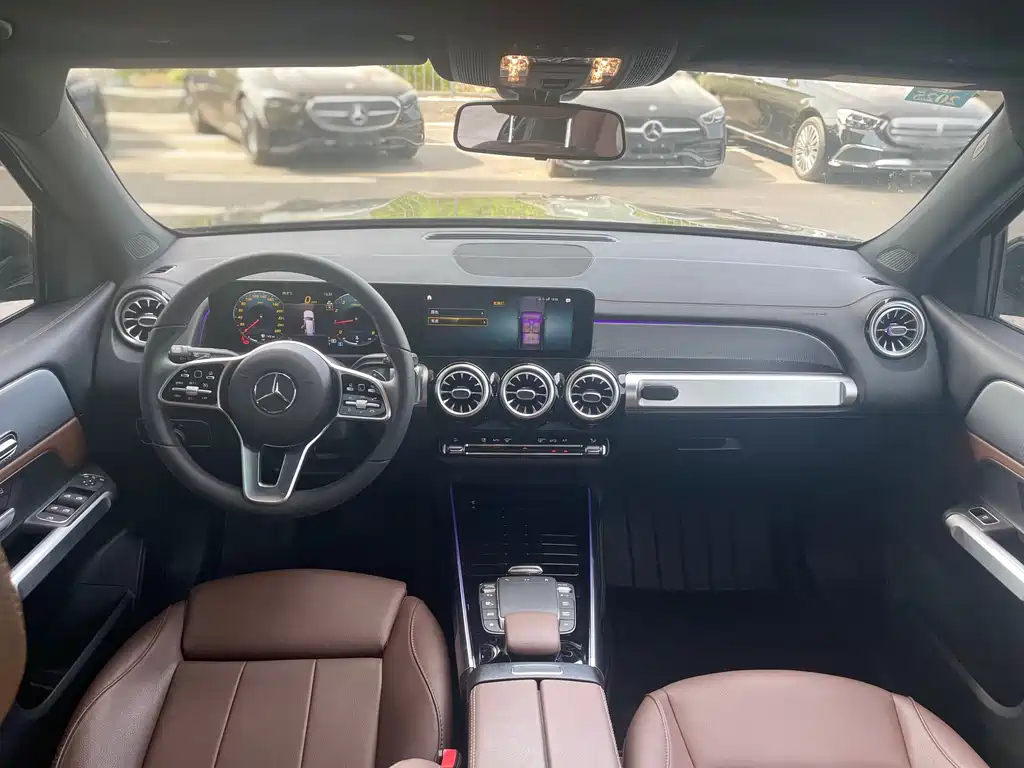 MERCEDES BENZ GLB 2023