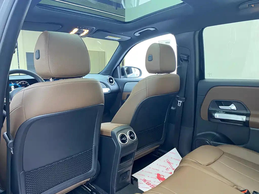 MERCEDES BENZ GLB 2023