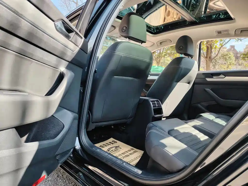 VOLKSWAGEN MAGOTAN 2021