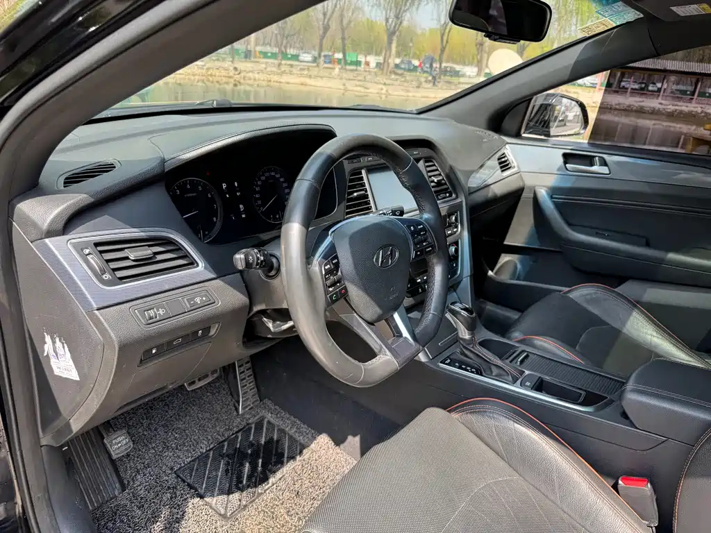 HYUNDAI SONATA 2015
