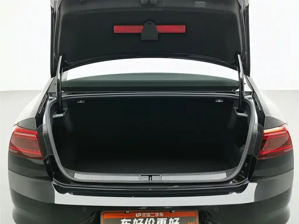 VOLKSWAGEN MAGOTAN 2021