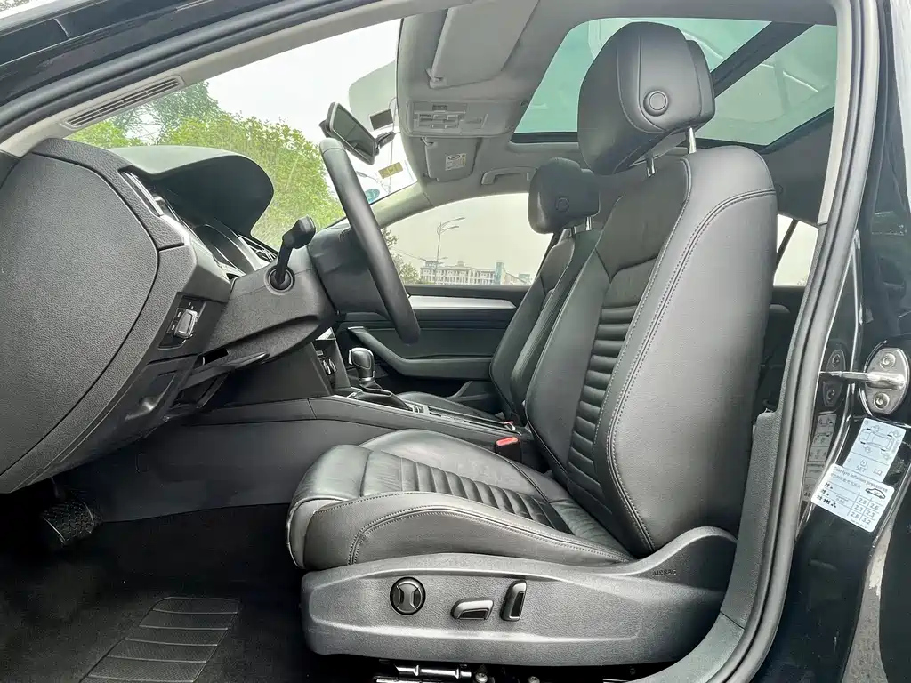 VOLKSWAGEN MAGOTAN 2018