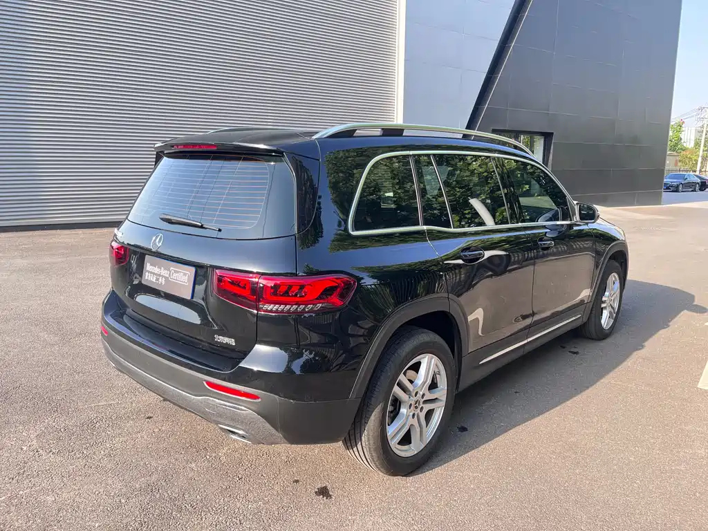 MERCEDES BENZ GLB 2023