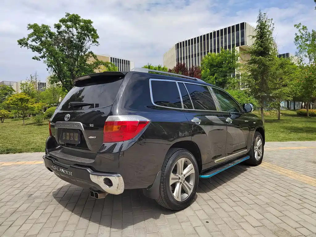 TOYOTA HIGHLANDER 2010