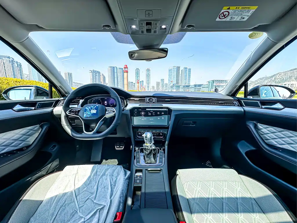 VOLKSWAGEN MAGOTAN 2024