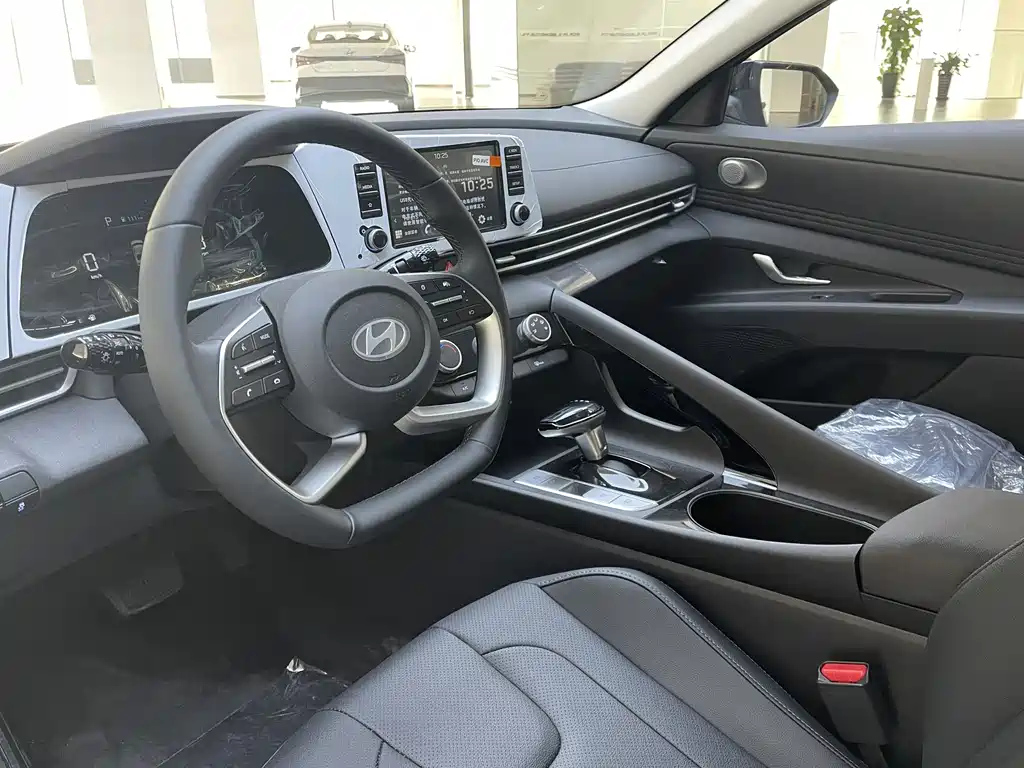 HYUNDAI ELANTRA 2023