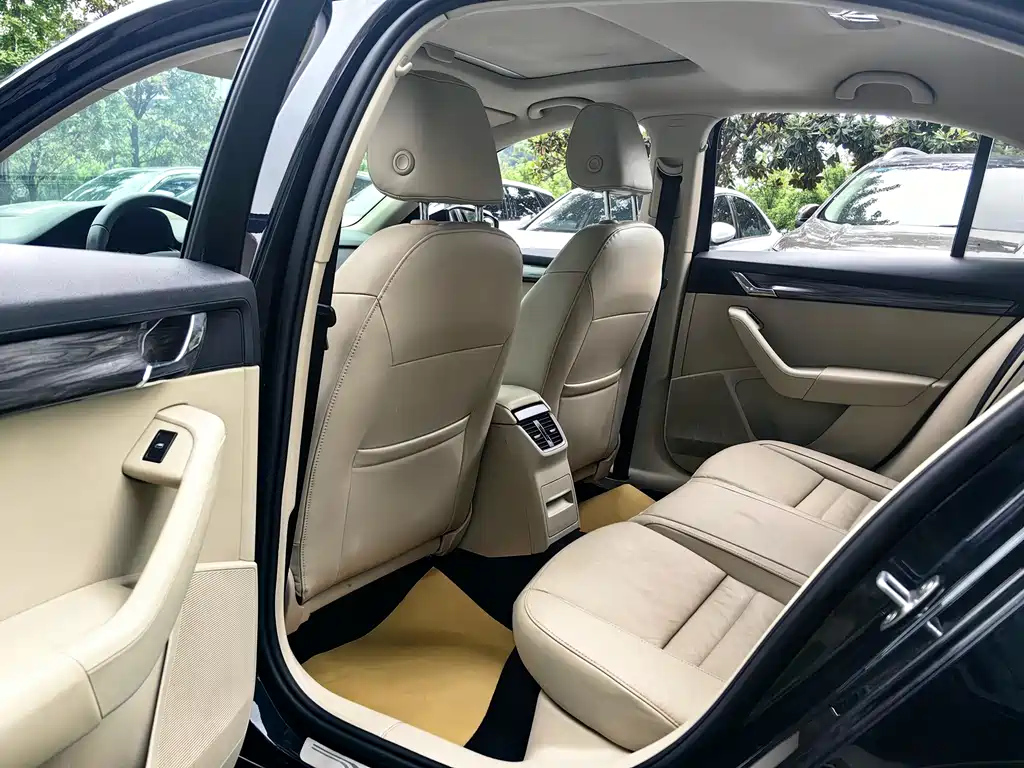 SKODA OCTAVIA 2015