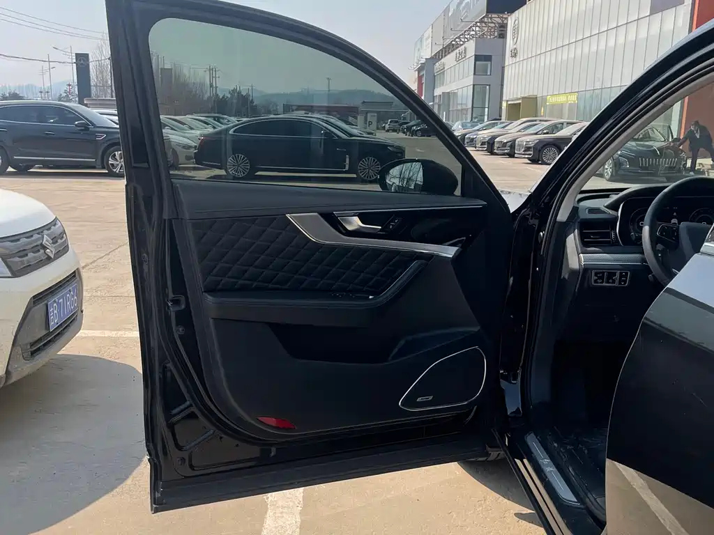 HONGQI HS5 2021