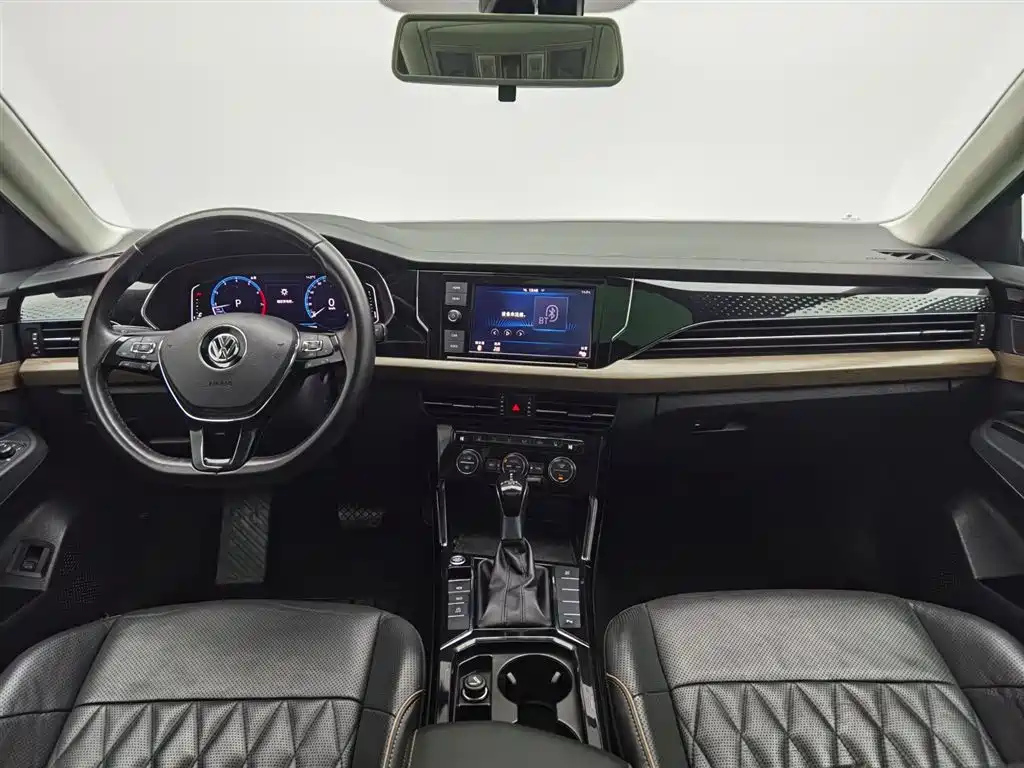 VOLKSWAGEN PASSAT 2020