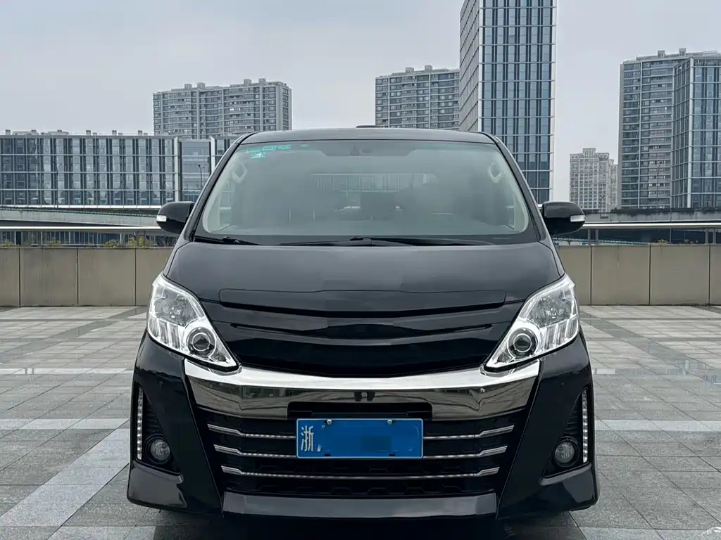 TOYOTA ALPHARD 2011