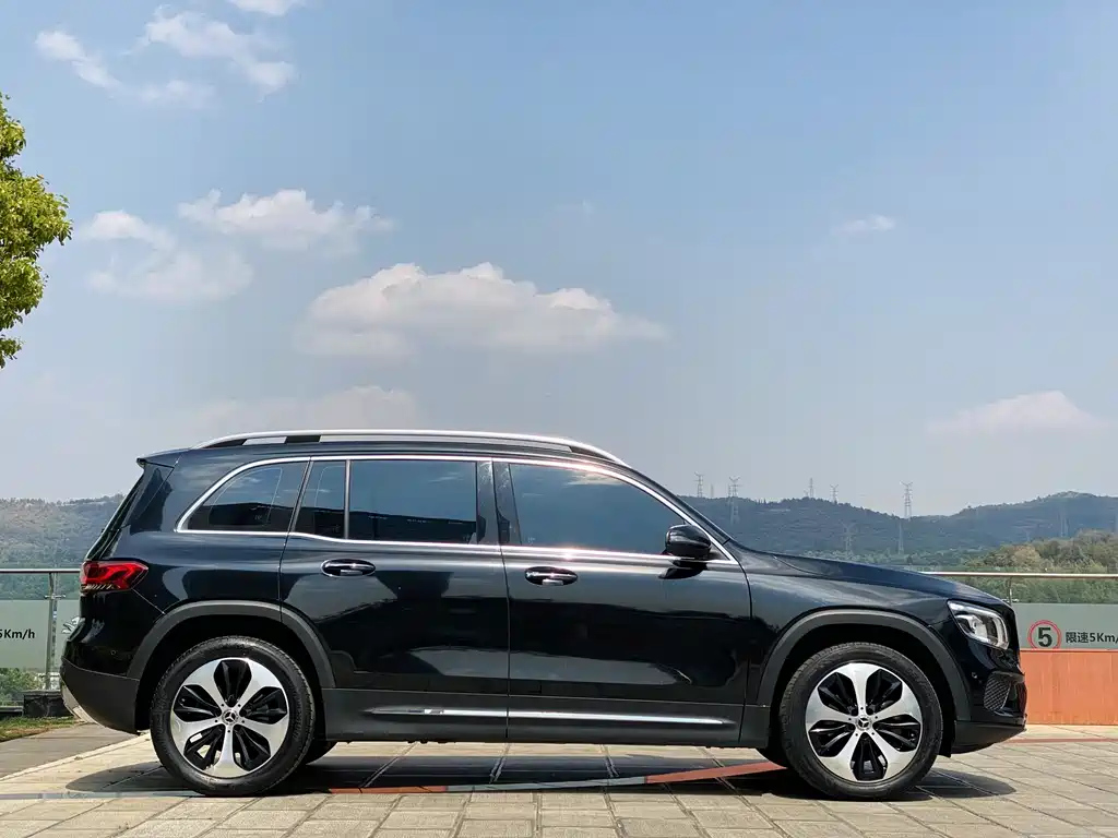 MERCEDES BENZ GLB 2022