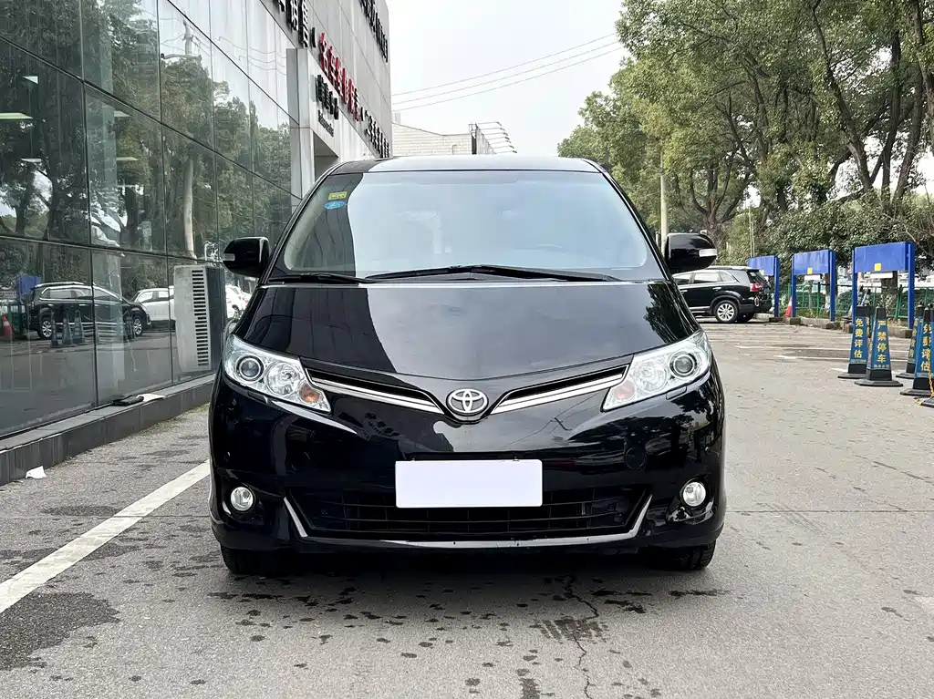 TOYOTA PREVIA 2015