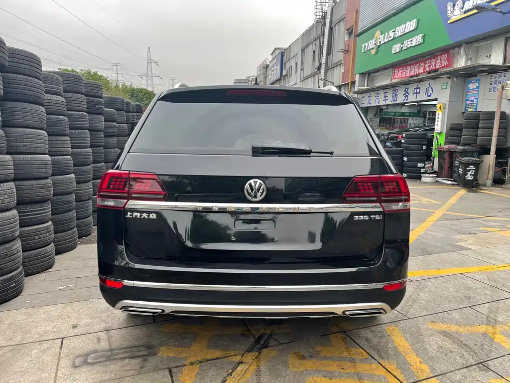 VOLKSWAGEN TOURAN 2018
