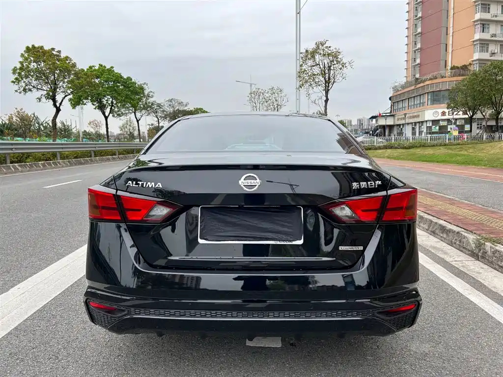 NISSAN TEANA 2022