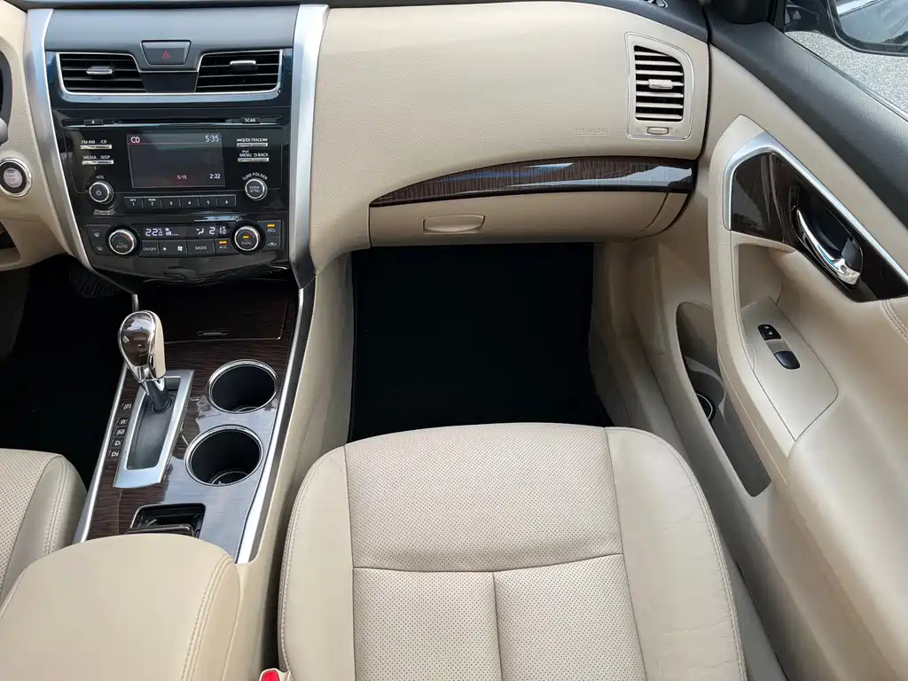 NISSAN TEANA 2016