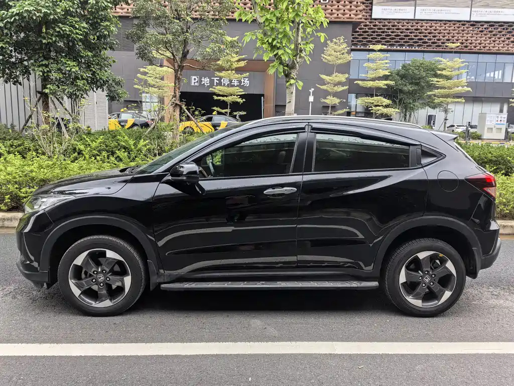 HONDA VEZEL 2015