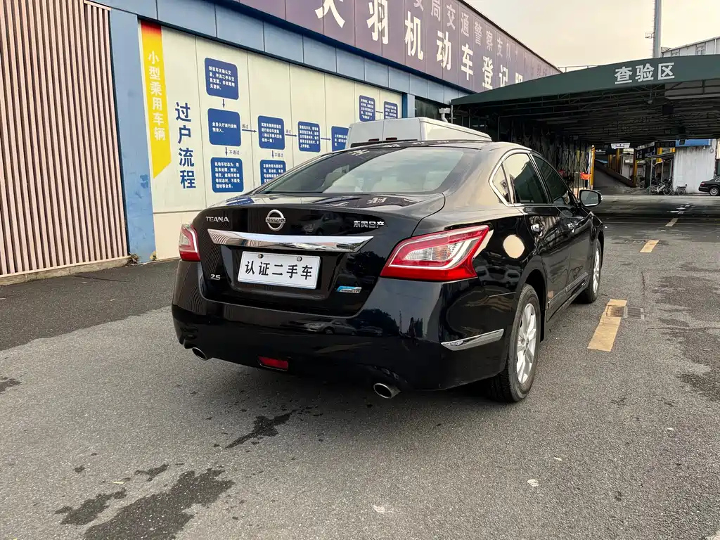 NISSAN TEANA 2016