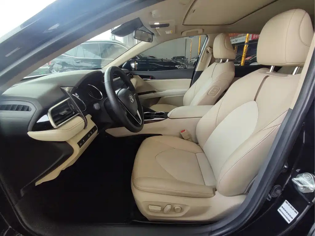TOYOTA CAMRY 2019
