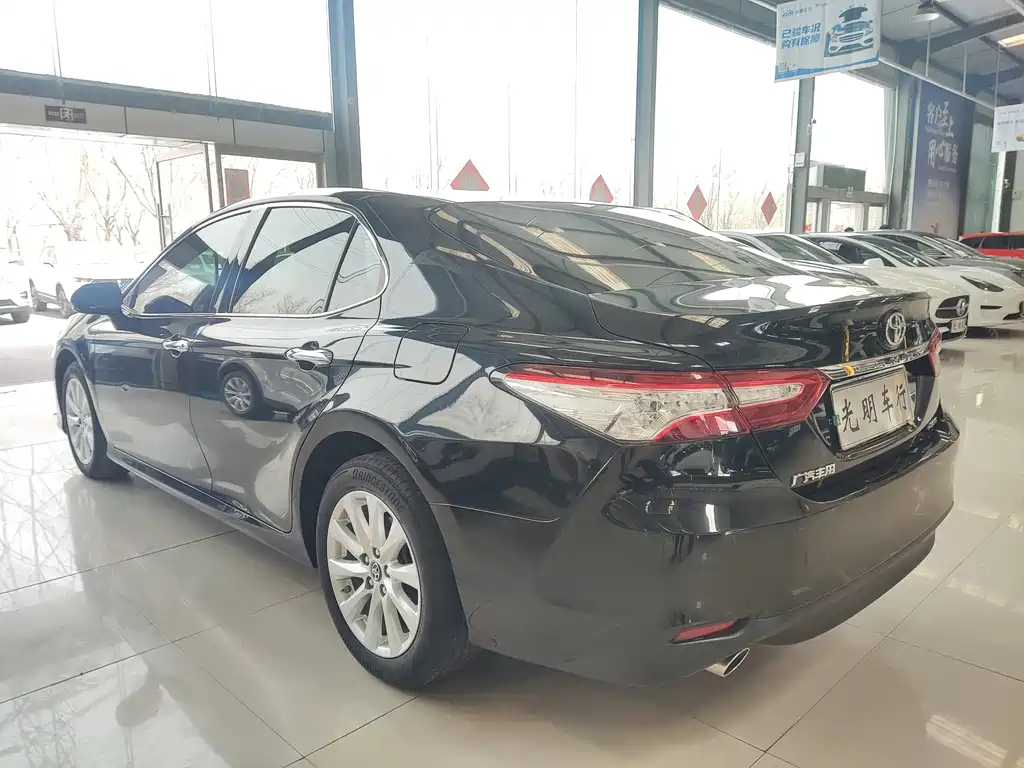 TOYOTA CAMRY 2019