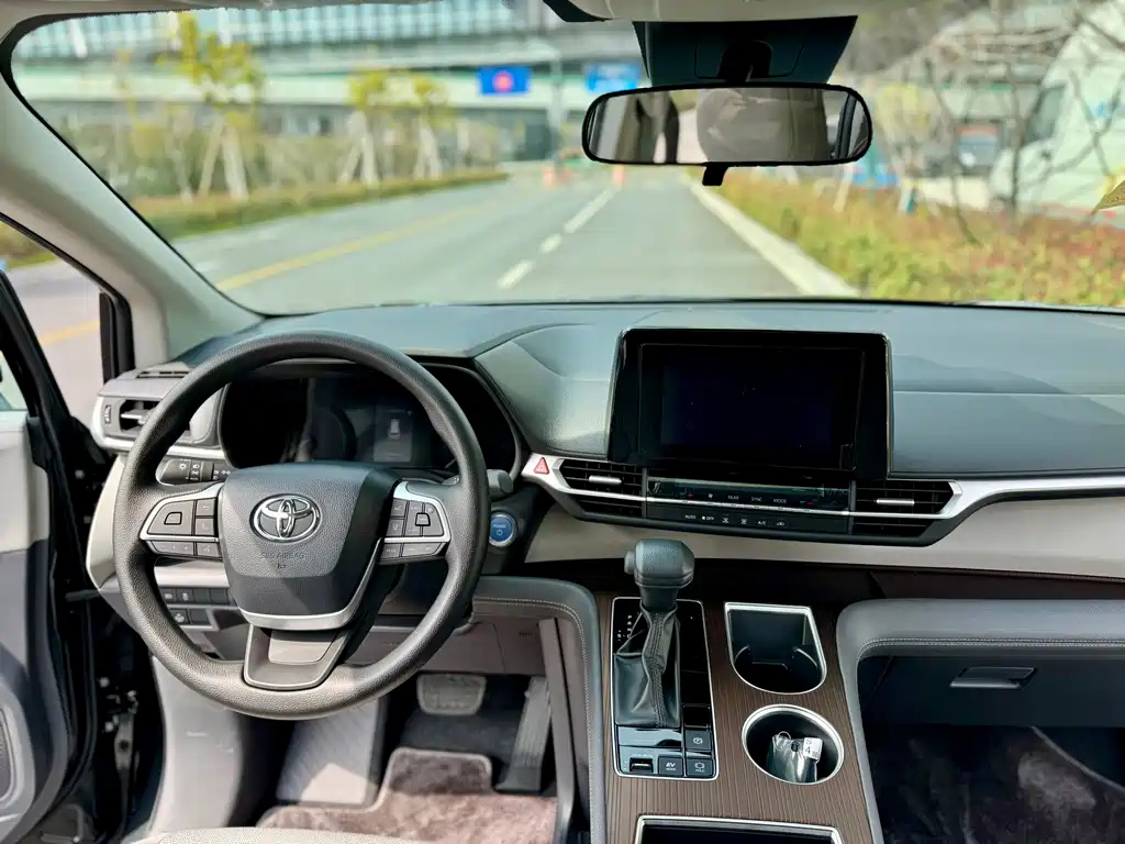 TOYOTA SIENNA SIENNA 2024