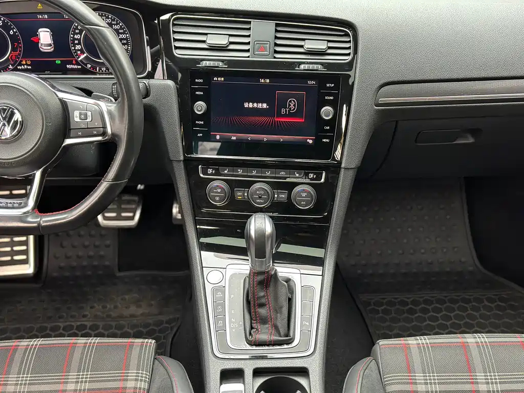 VOLKSWAGEN GOLF 2019