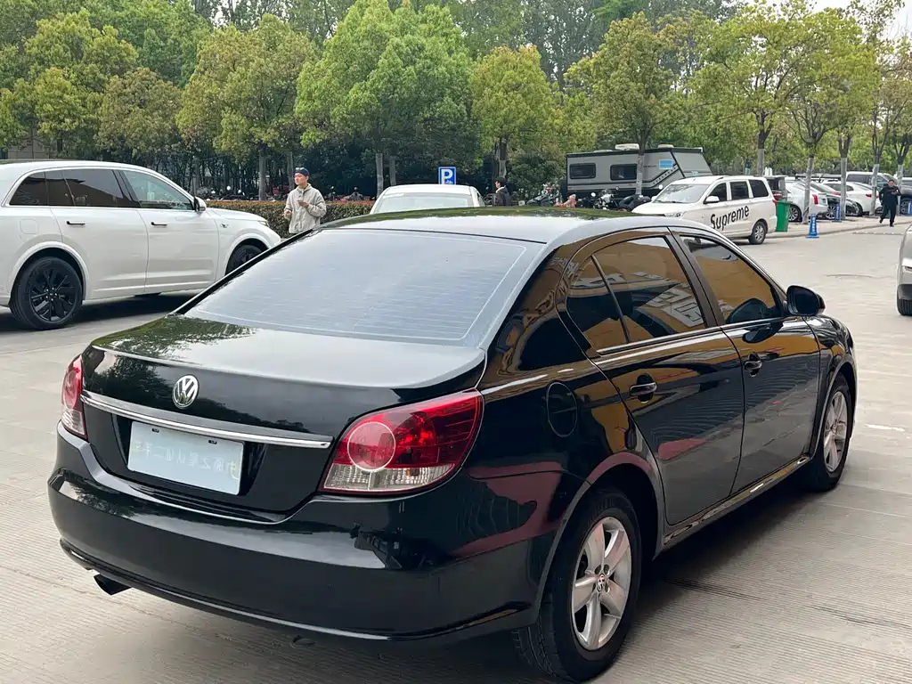 VOLKSWAGEN LAVIDA 2011