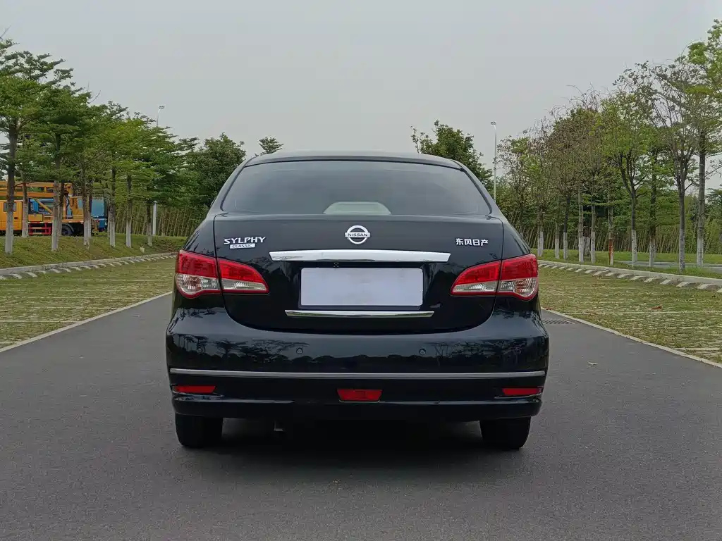 NISSAN SYLPHY 2015