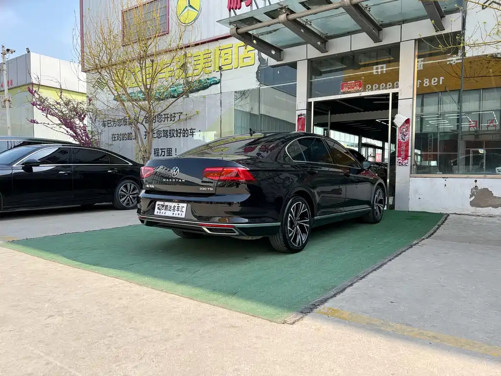 VOLKSWAGEN MAGOTAN 2022