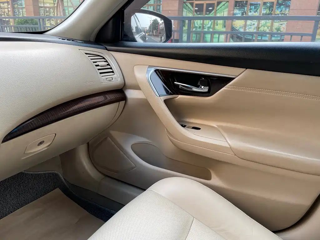 NISSAN TEANA 2014