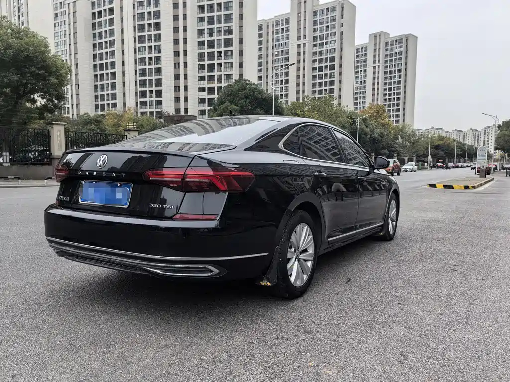 VOLKSWAGEN PASSAT 2020