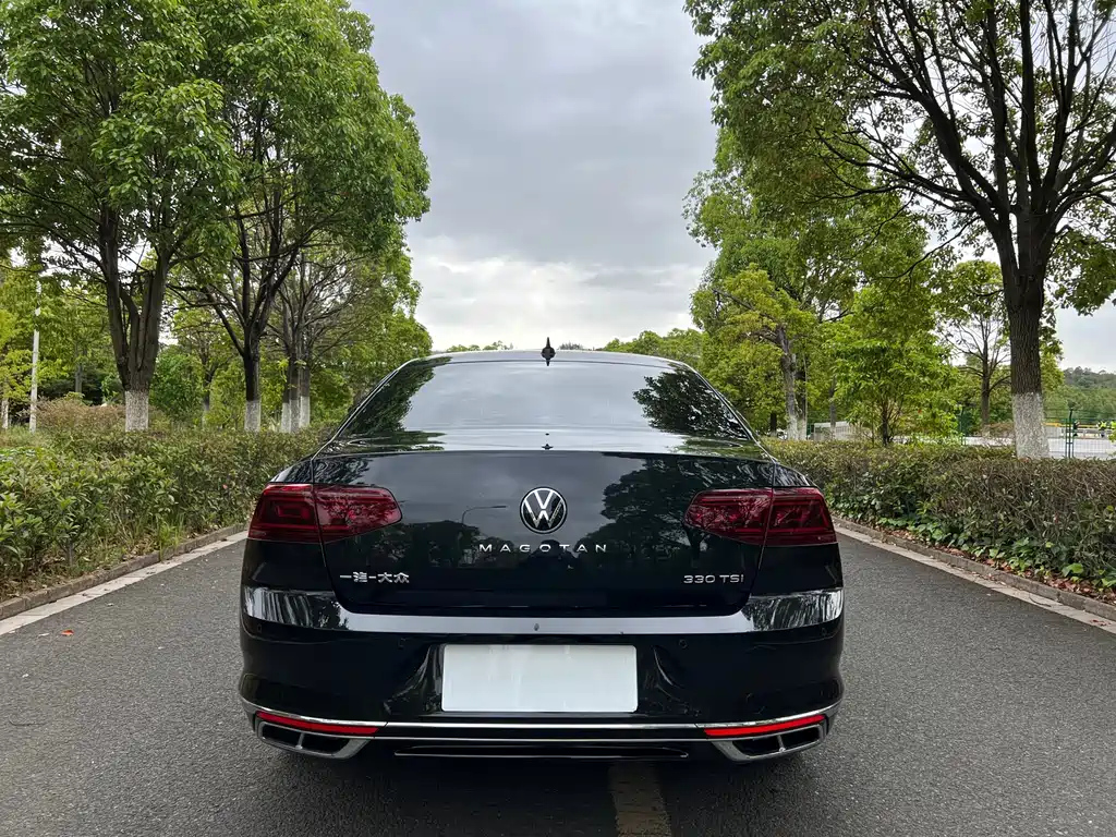 VOLKSWAGEN MAGOTAN 2023