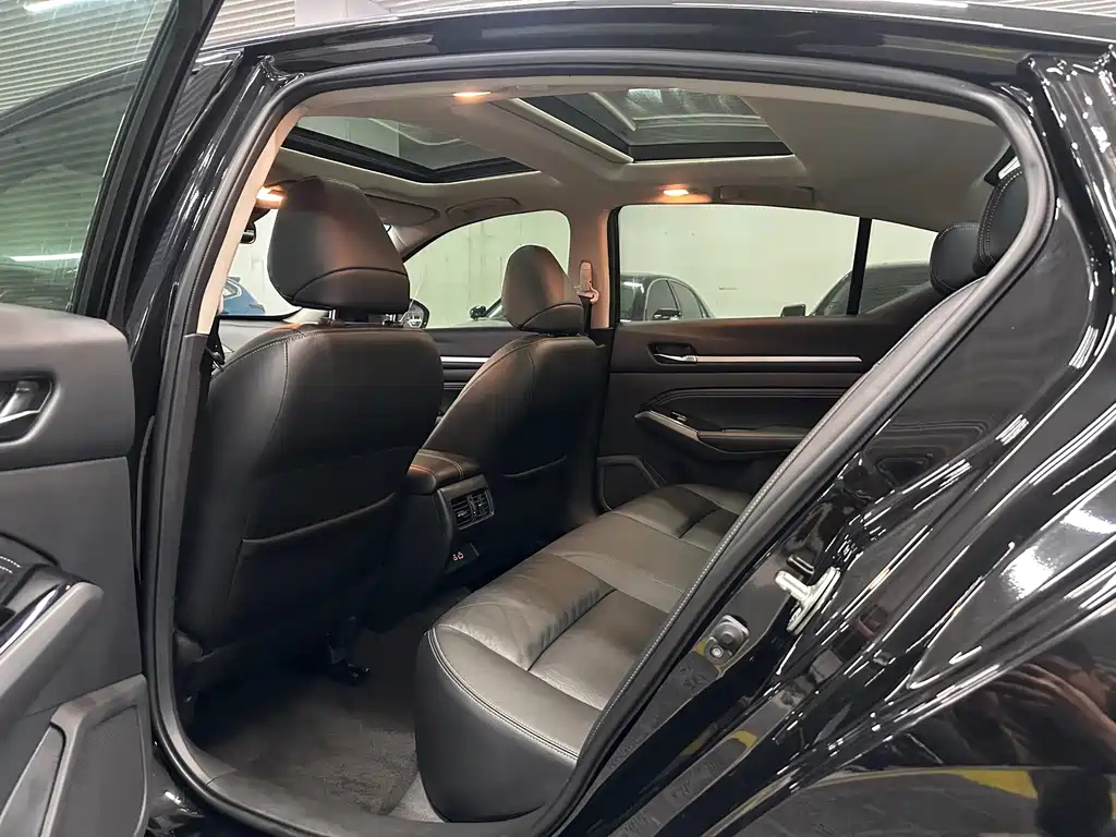 NISSAN TEANA 2021