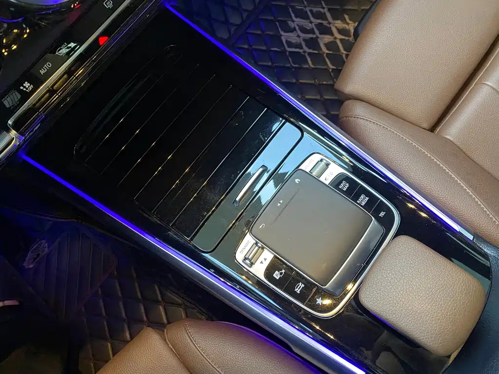 MERCEDES BENZ GLB 2020
