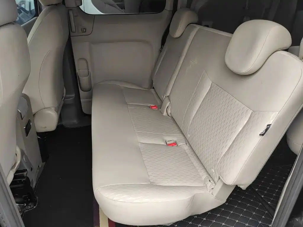 NISSAN NV200 2020