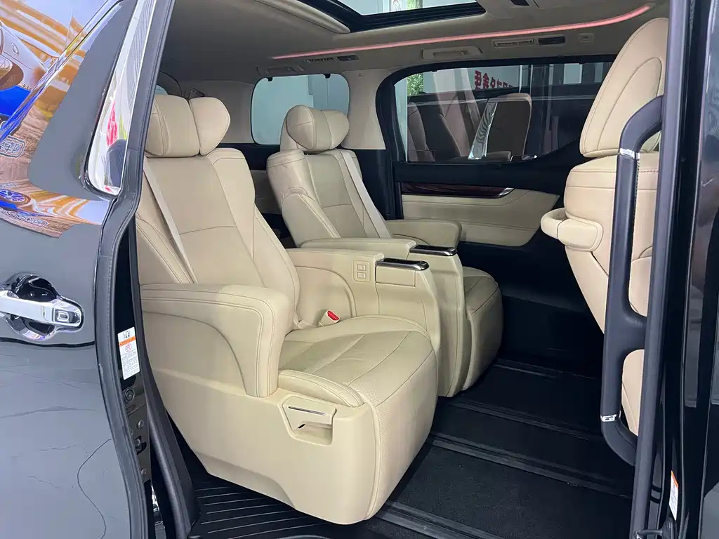 TOYOTA ALPHARD 2016