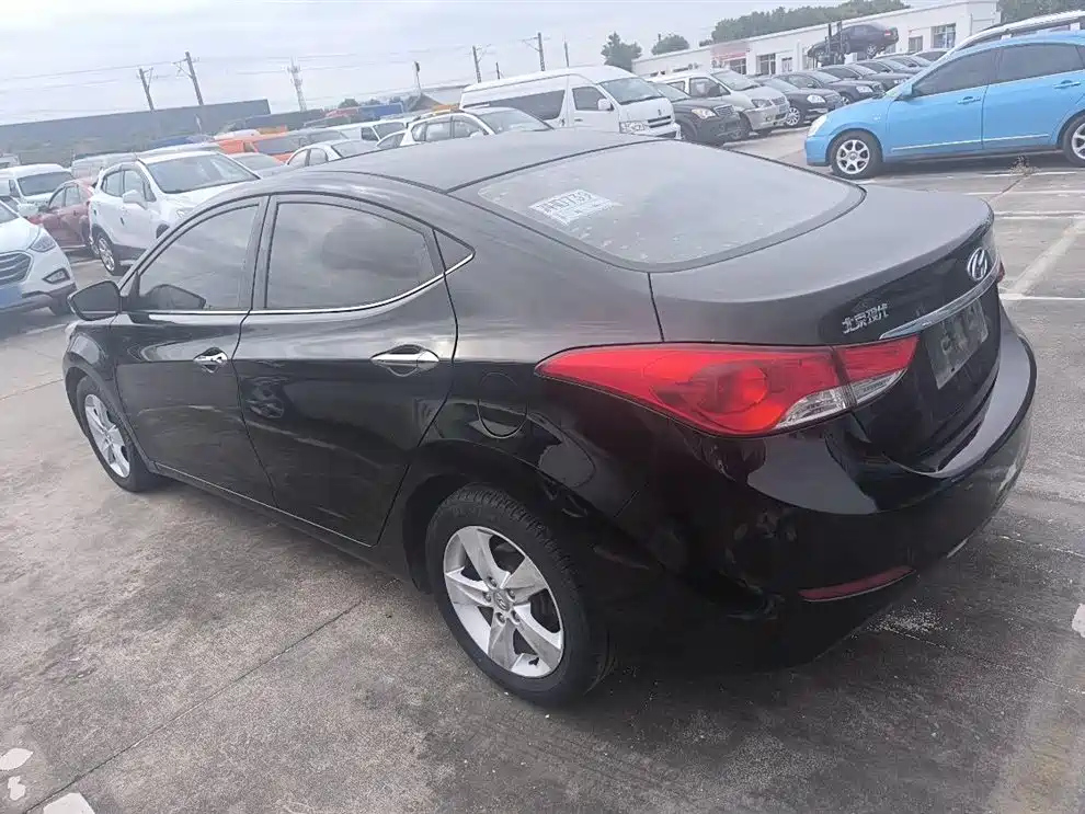 HYUNDAI ELANTRA 2012