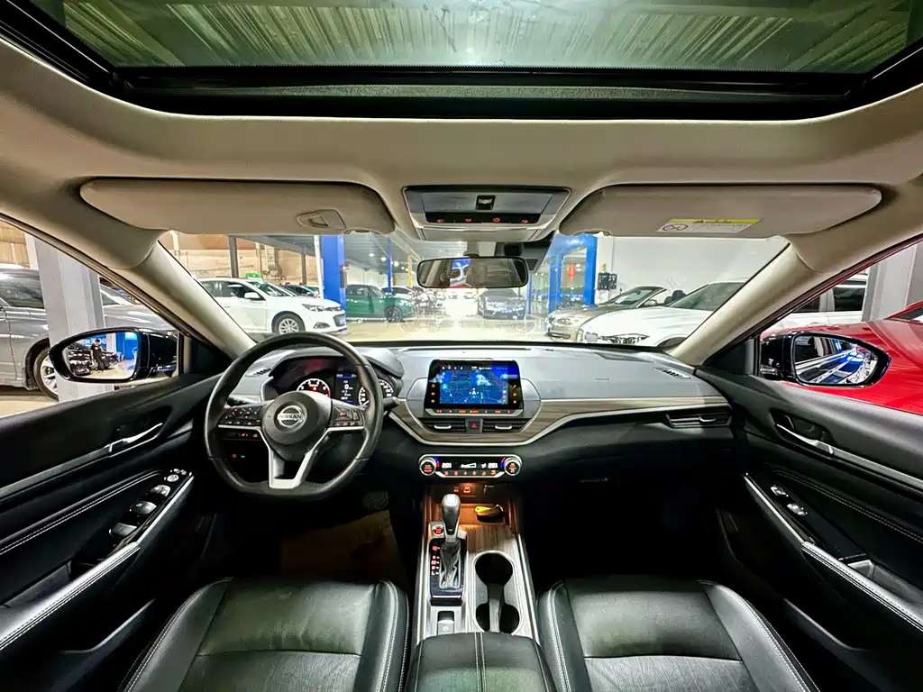 NISSAN TEANA 2021