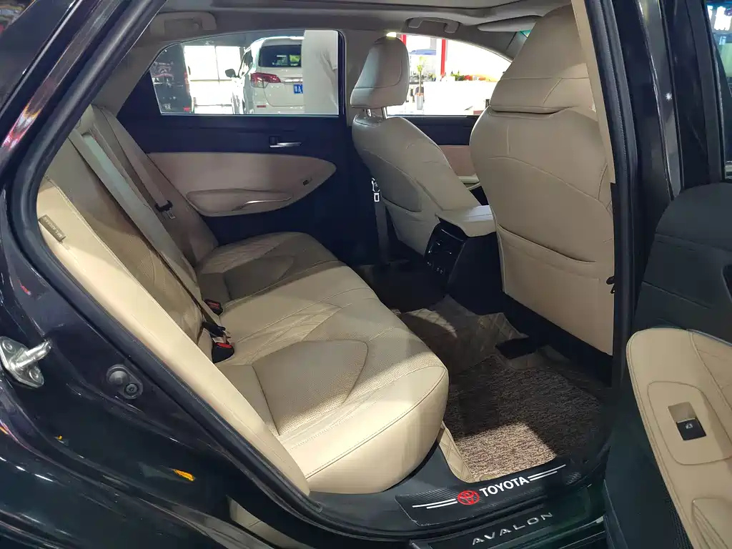 TOYOTA AVALON 2019