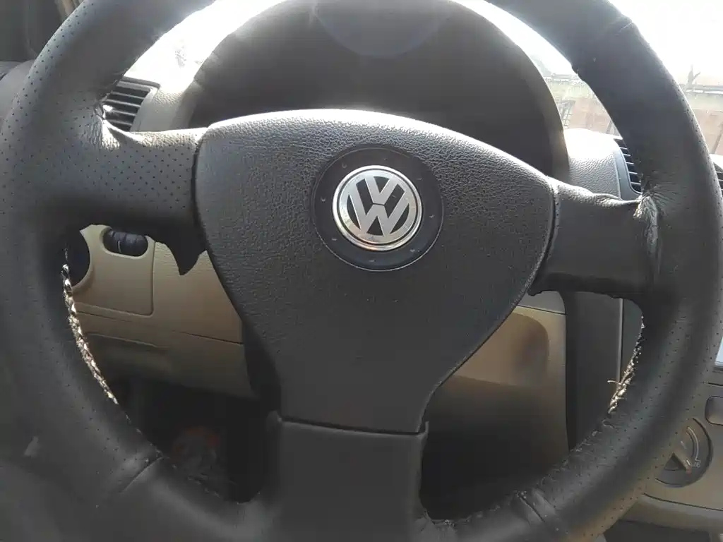 VOLKSWAGEN SAGITAR 2009