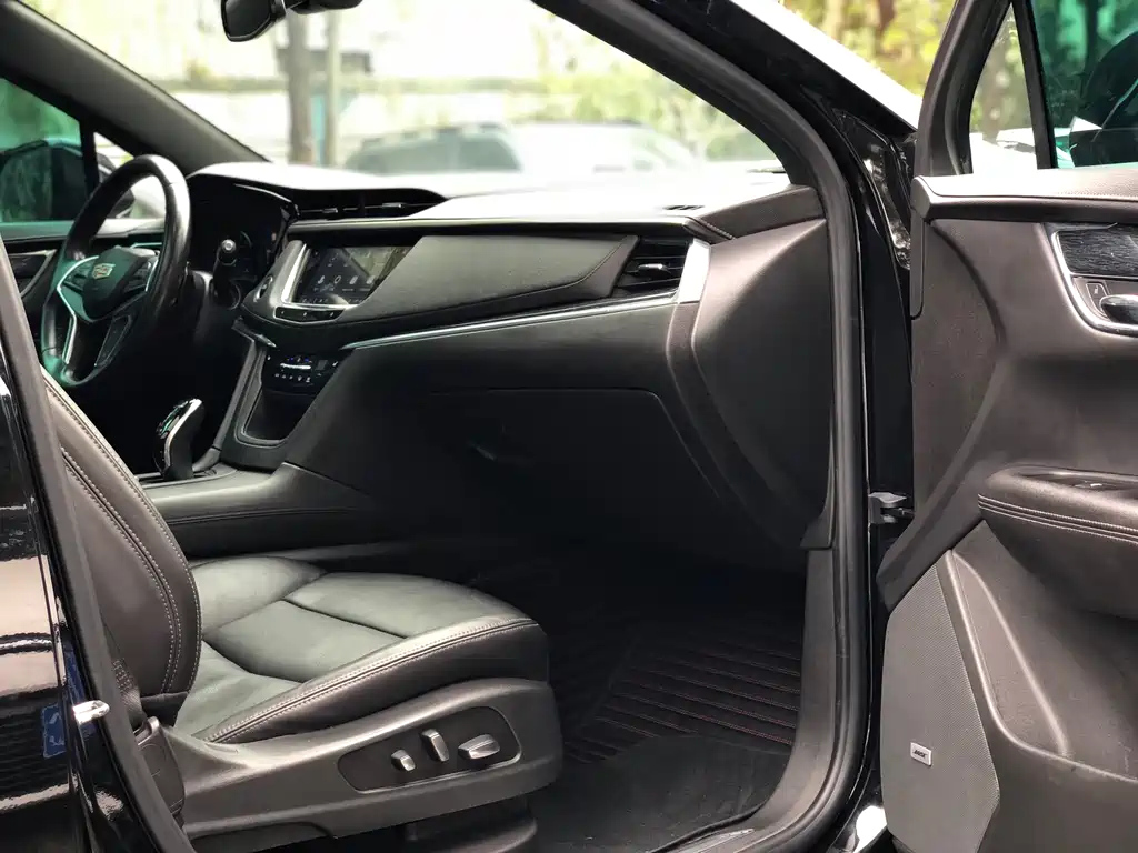 CADILLAC XT5 2020